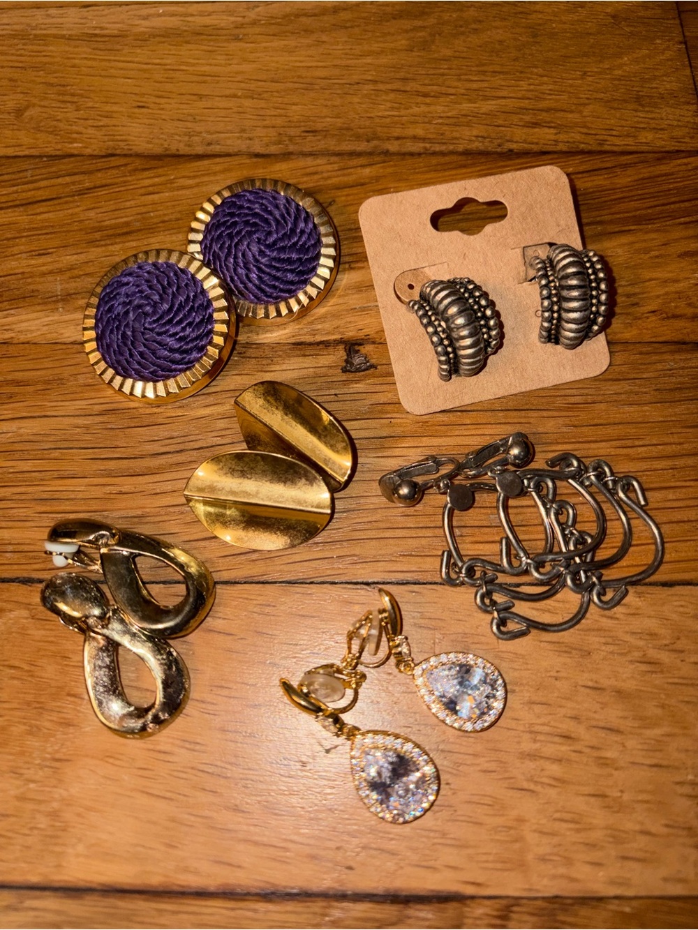Vintage clip on earring lot (6 pairs)